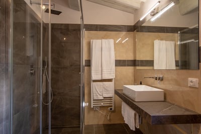 Luxury Villa Photo #22