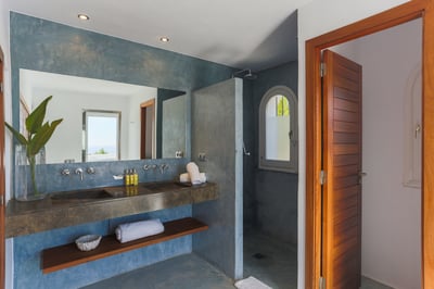 Luxury Villa Photo #31