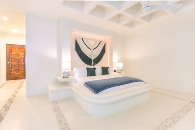 Luxury Villa Photo #39
