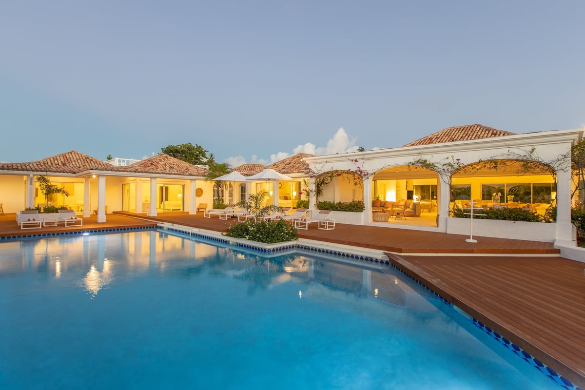 Les Terres Basses,Villa Riviera