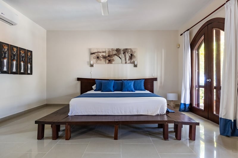 Colonial Beach Villa