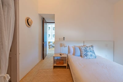 Luxury Villa Photo #17