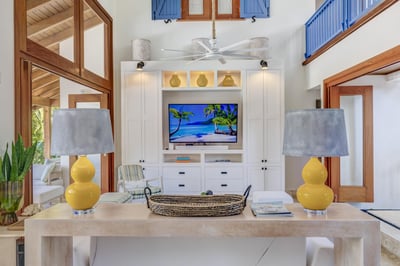 Luxury Villa Photo #9