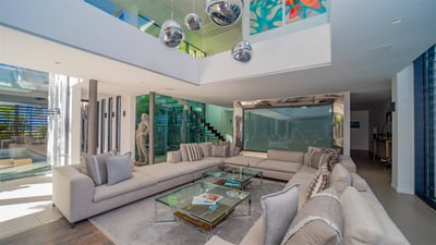 Luxury Villa Photo #34