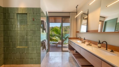 Luxury Villa Photo #45