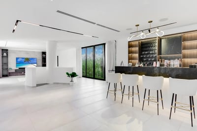 Luxury Villa Photo #25