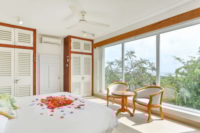 Luxury Villa Photo #12