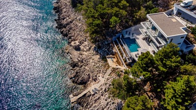 Luxury Villa Photo #3