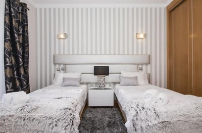 Luxury Villa Photo #19