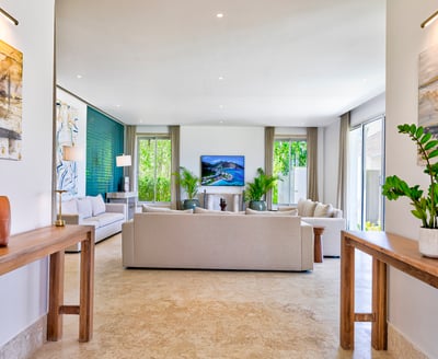 Luxury Villa Photo #17