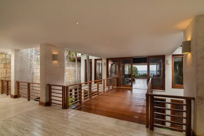 Luxury Villa Photo #19