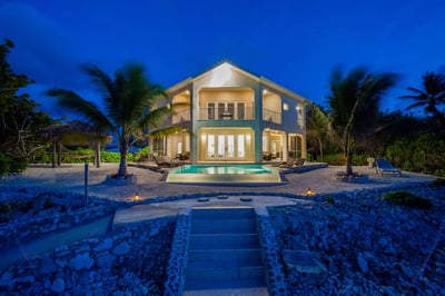 Luxury Villa Photo #4