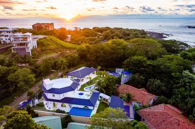 Luxury Villa Photo #49