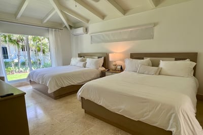 Luxury Villa Photo #30