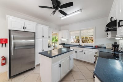 Luxury Villa Photo #15