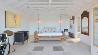 Luxury Villa Photo #19