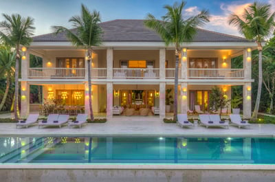 Luxury Villa Photo #3