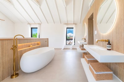 Luxury Villa Photo #19