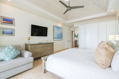 Luxury Villa Photo #26