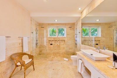 Luxury Villa Photo #40