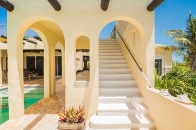 Luxury Villa Photo #12