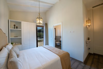 Luxury Villa Photo #26