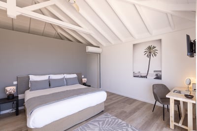 Luxury Villa Photo #35