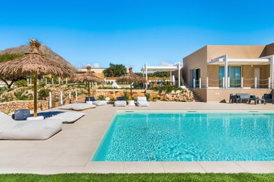 Luxury Villa Photo #5