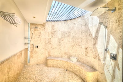 Luxury Villa Photo #50