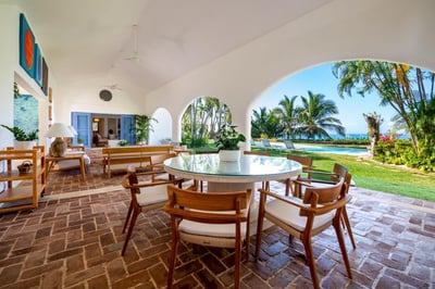 Luxury Villa Photo #11