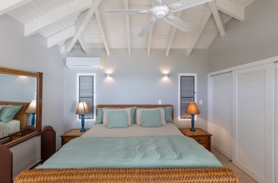 Luxury Villa Photo #34