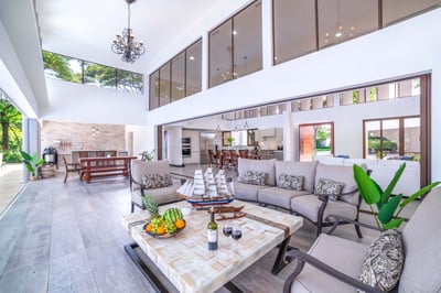 Luxury Villa Photo #4