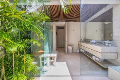 Luxury Villa Photo #34