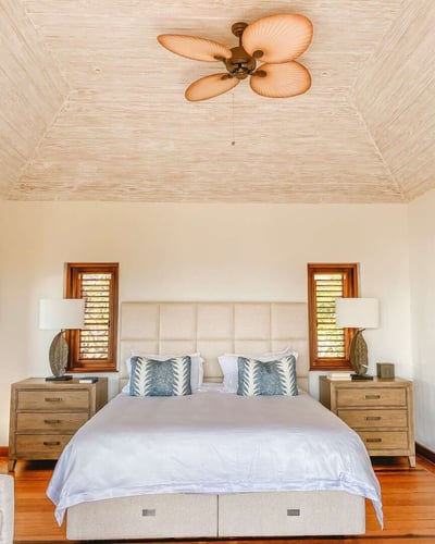 Luxury Villa Photo #30
