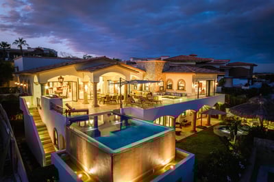 Luxury Villa Photo #2