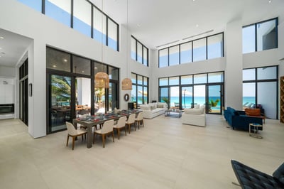 Luxury Villa Photo #18