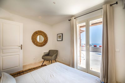 Luxury Villa Photo #17
