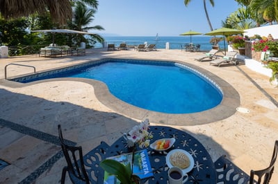 Luxury Villa Photo #7