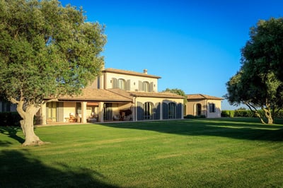Luxury Villa Photo #8