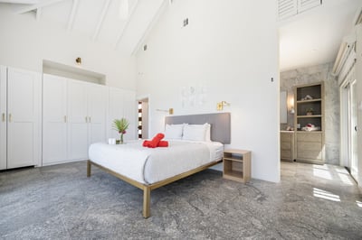 Luxury Villa Photo #36