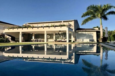 Luxury Villa Photo #5
