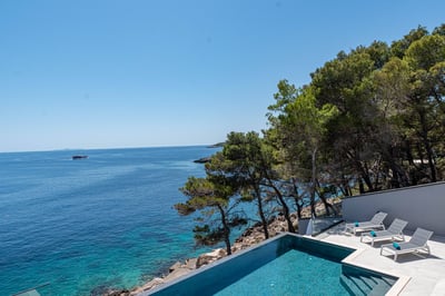 Luxury Villa Photo #12