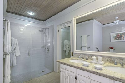 Luxury Villa Photo #18