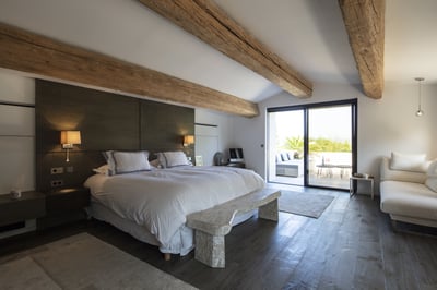 Luxury Villa Photo #30