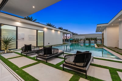 Luxury Villa Photo #2