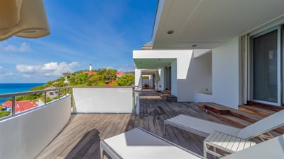 Luxury Villa Photo #9