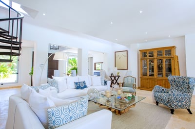 Luxury Villa Photo #25