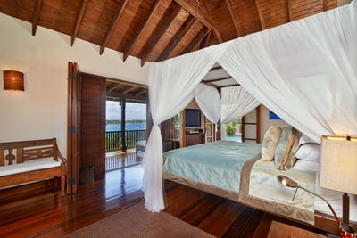 Luxury Villa Photo #6