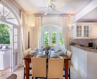 Luxury Villa Photo #6