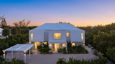 Luxury Villa Photo #6